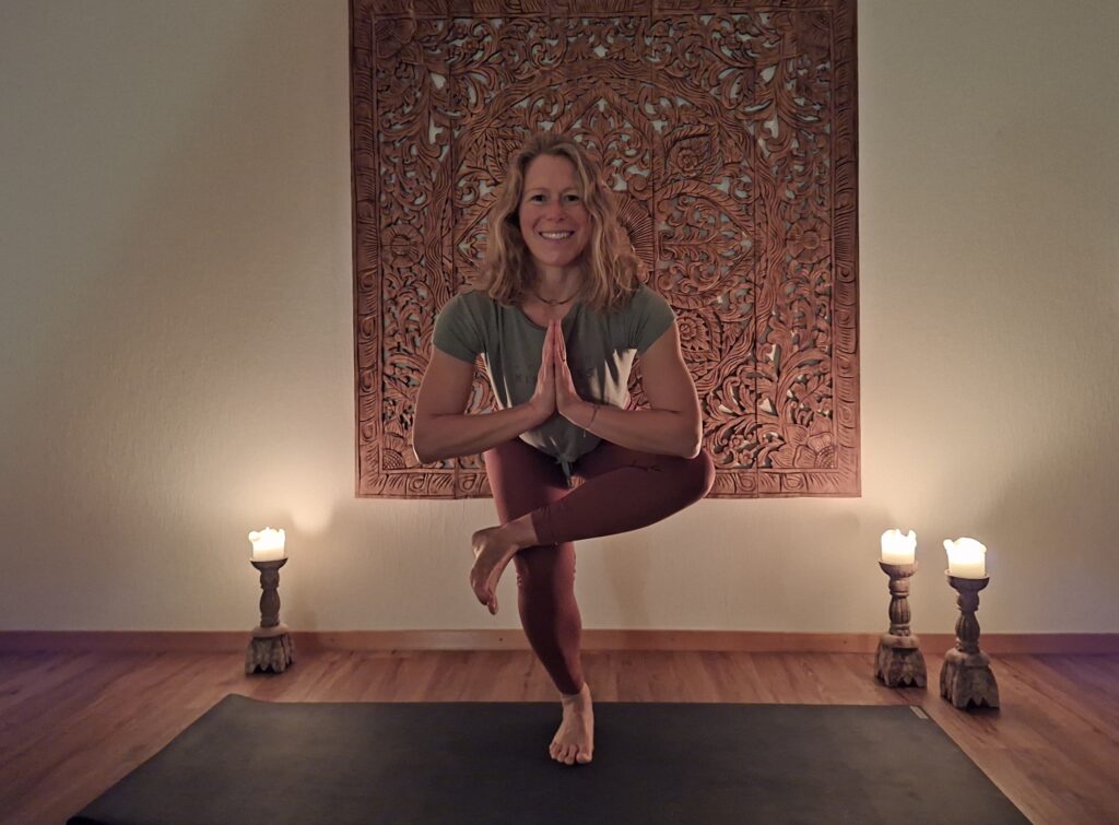 Sanella Yoga Eglisau - Adventsyoga bei Kerzenschein